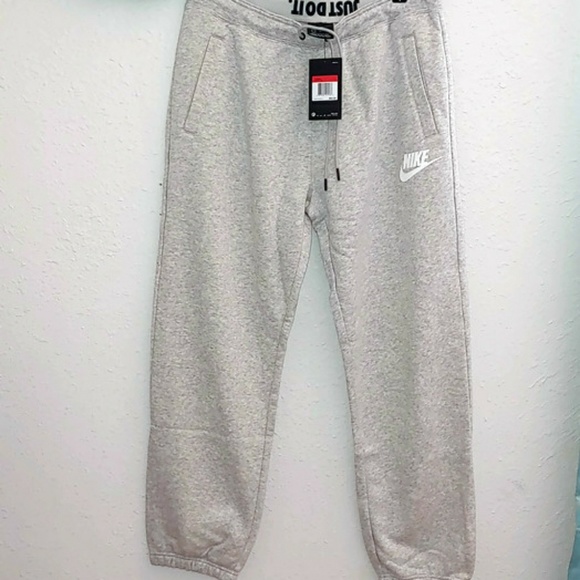 Nike Pants - NWOT Nike Rally sweat pants